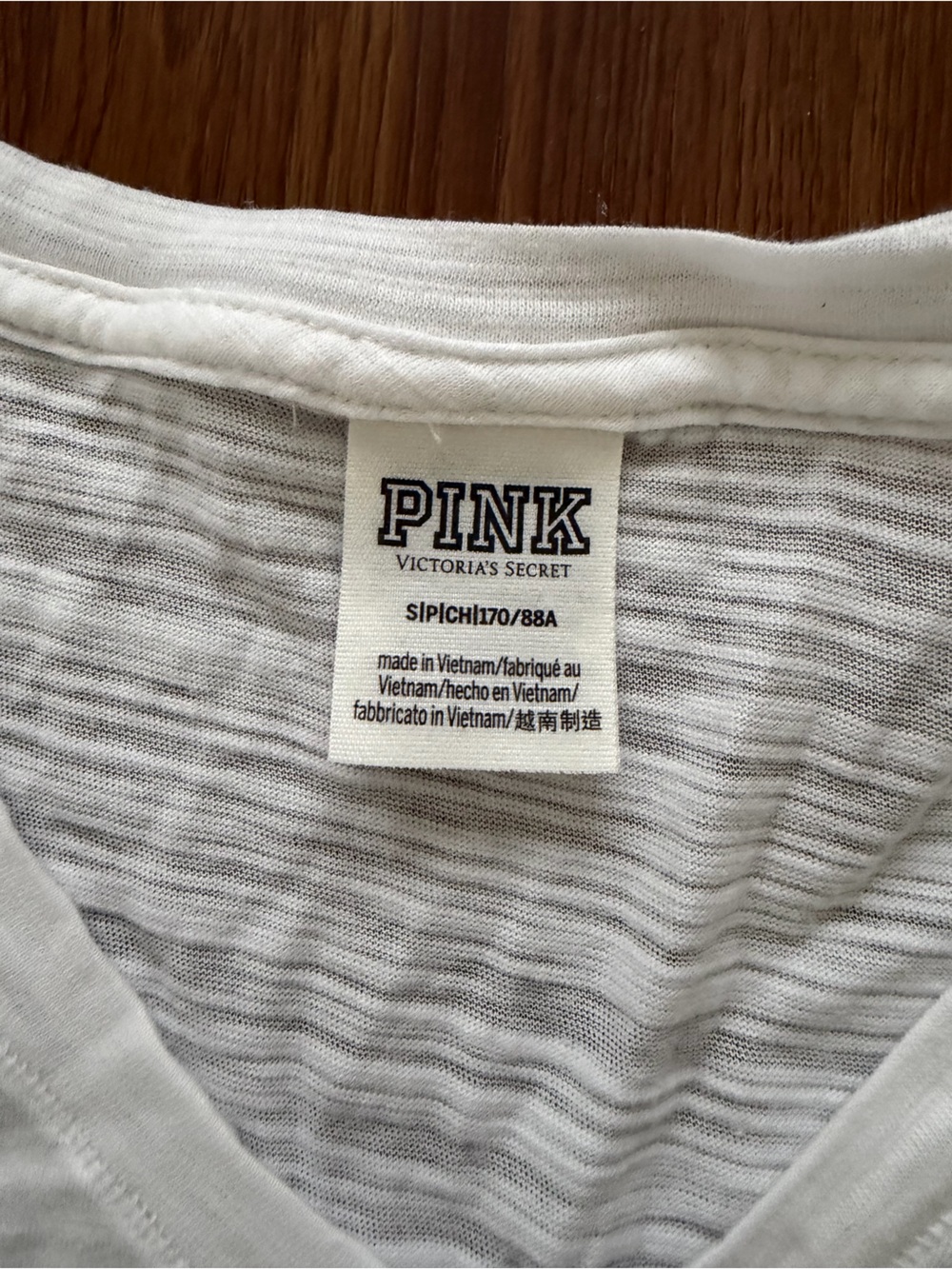 PINK Victoria's Secret White V-Neck T-Shirt - Picture 3 of 3